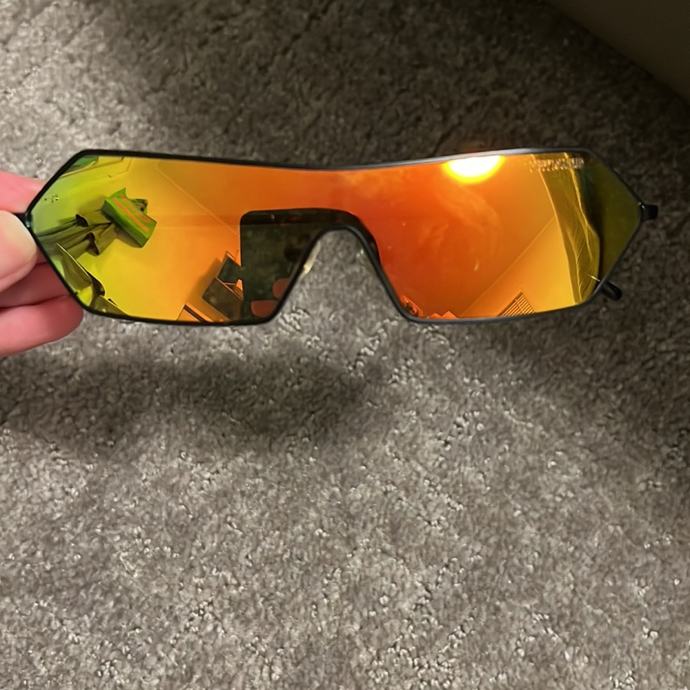 Poppy Lissman reflecting sunglasses